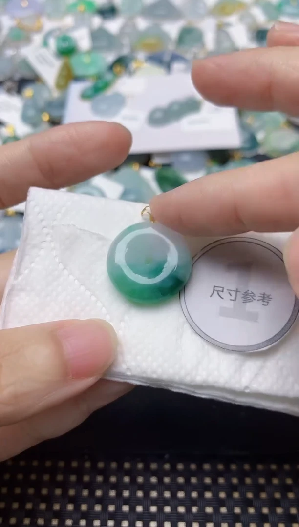 颈饰18K金镶嵌翡翠天然缅甸A货翡翠