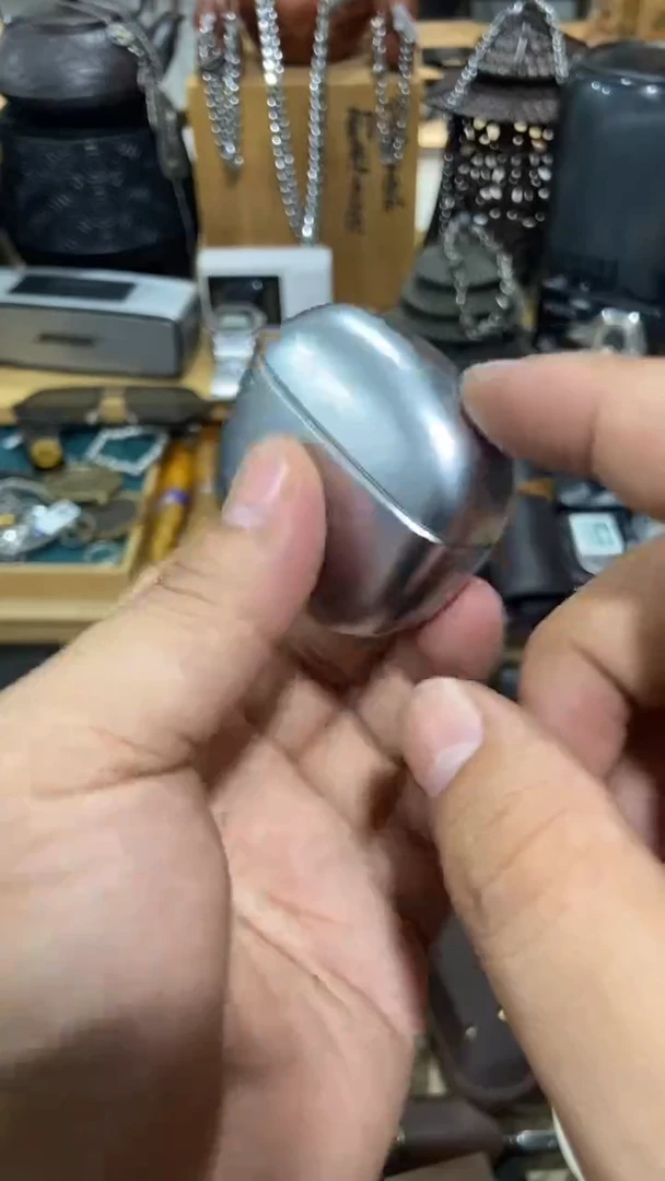 瓷片闪购商品  如图所示