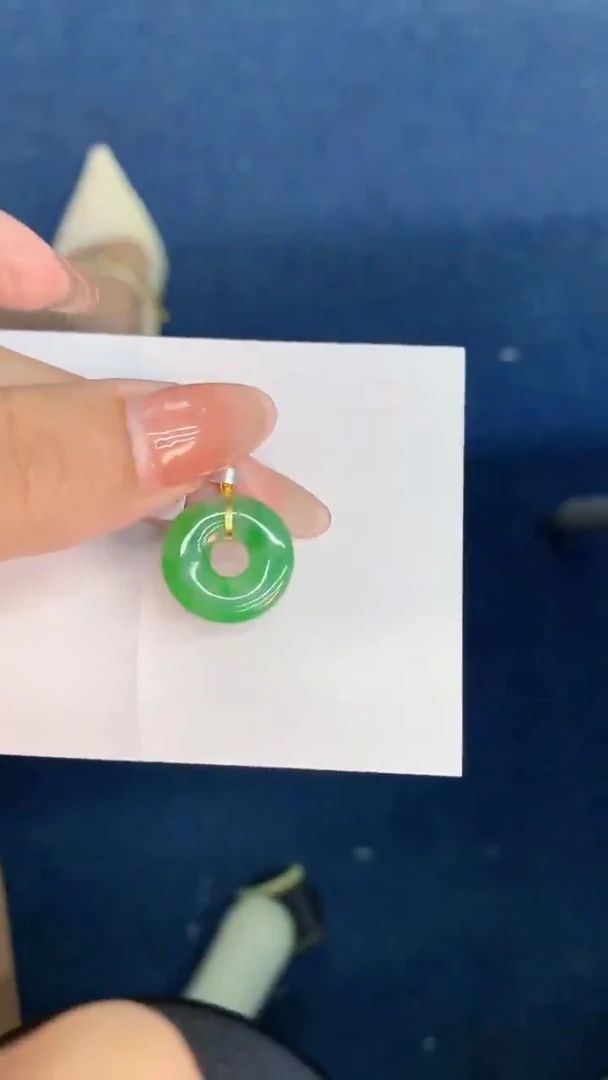 翡翠18K金镶嵌颈饰           1