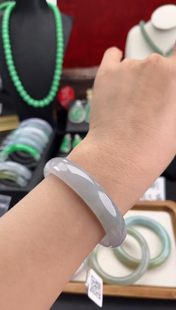 未镶嵌手镯翡翠手镯