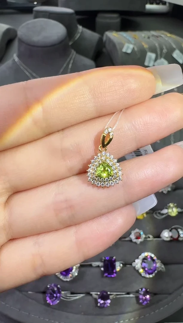 银S925镶嵌耳饰橄榄石【七天鉴赏期】