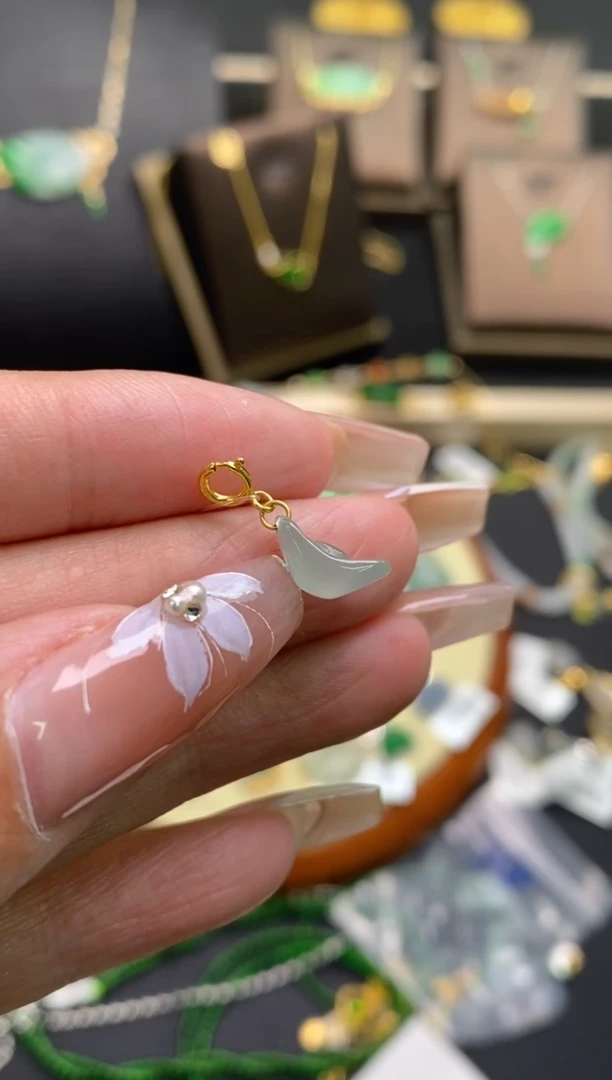 【闪购商品】翡翠颈饰18K金镶嵌净货16040
