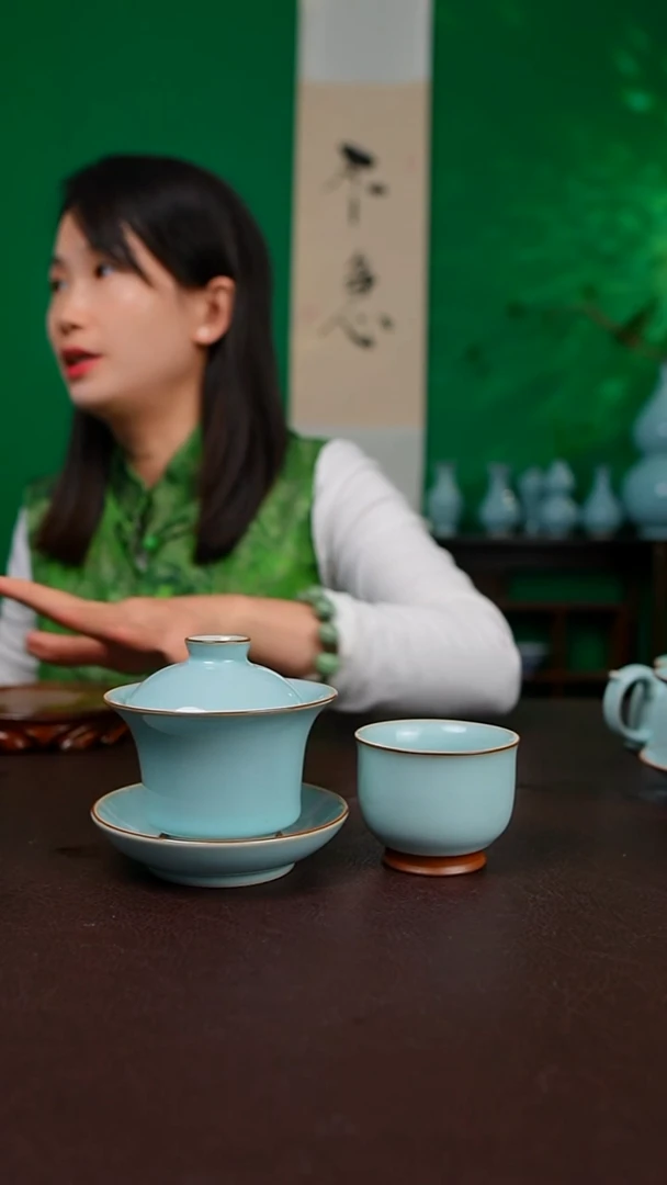 一级天青晓月高马蹄盖碗送美人杯