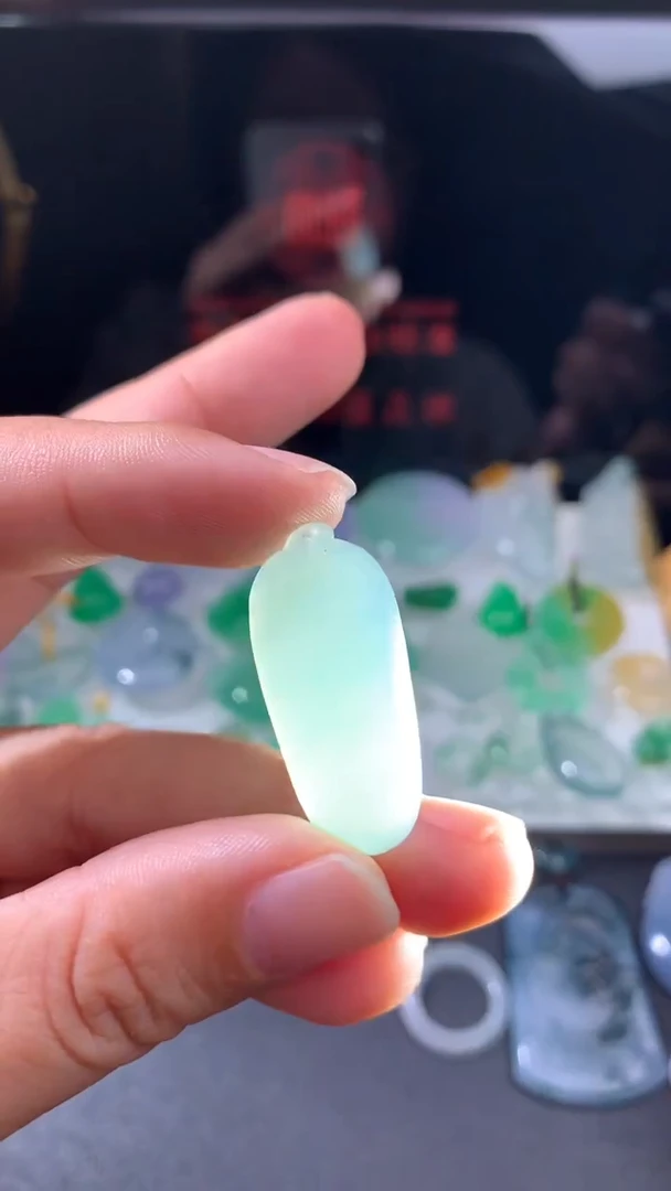 未镶嵌定制翡翠