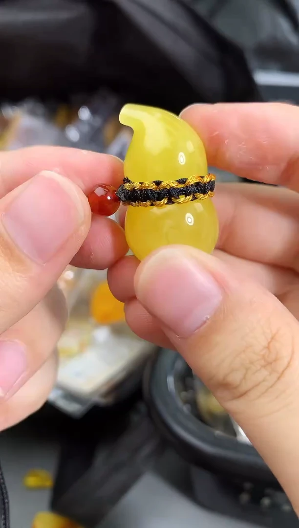 未镶嵌琥珀珠宝奇石58