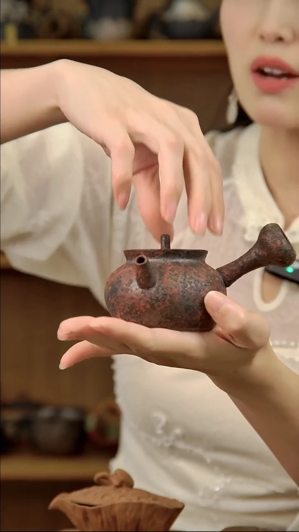 言野手作  岩矿侧把壶