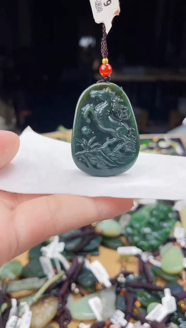 颈饰未镶嵌和田玉1
