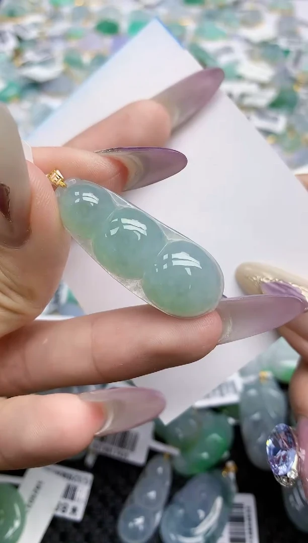 翡翠挂件18K金镶嵌36   天然翡翠A货