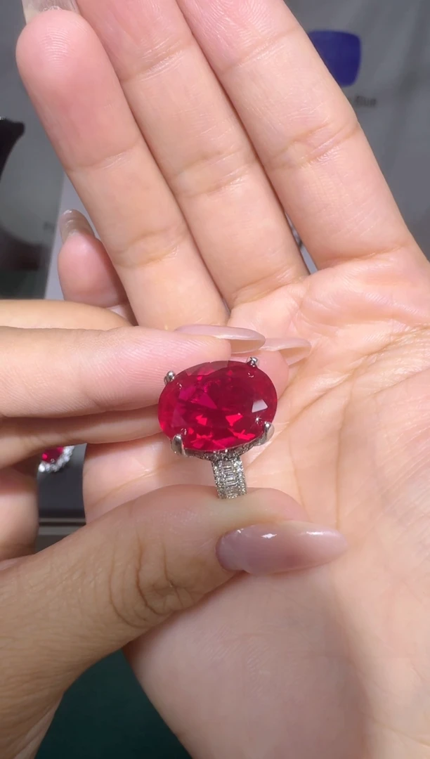 18K金镶嵌戒指红宝石0