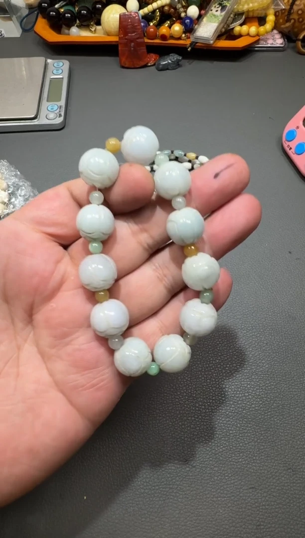 颈饰未镶嵌翡翠雕刻单圈