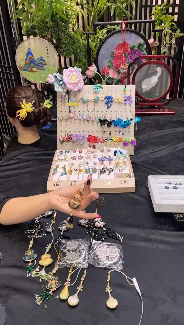 织绣萱*宝非遗苏绣手工饰品