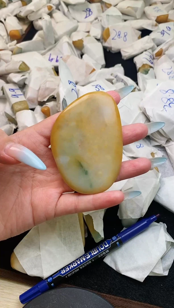 翡翠未镶嵌颈饰翡翠挂件