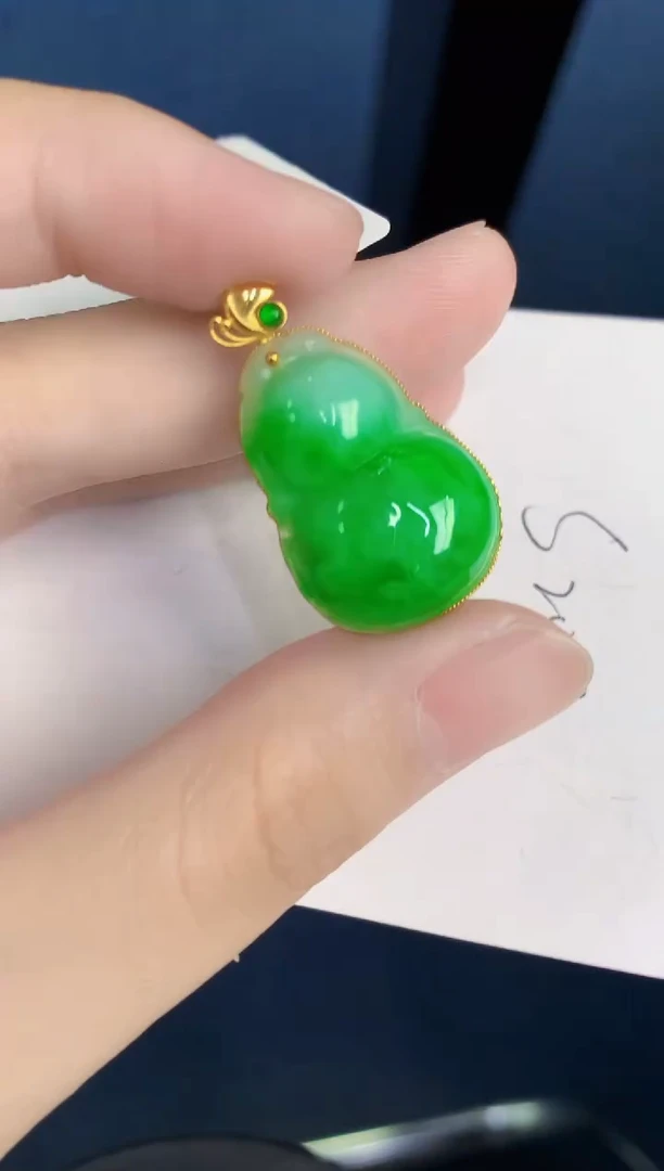 颈饰18K金镶嵌翡翠天然翡翠缅甸A货