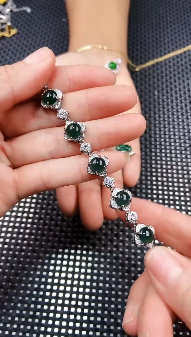 【闪购商品】翡翠手链未镶嵌11111111111