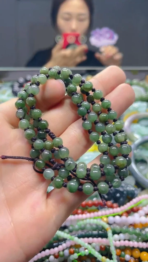 颈饰未镶嵌翡翠5MM/C/翡翠A货，一件也是批发价