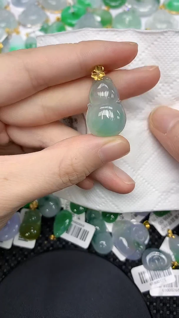 颈饰18K金镶嵌翡翠1111111111