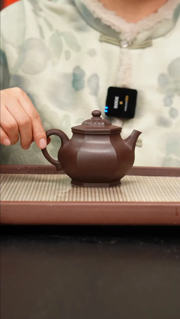 【闪购商品】紫砂茶壶铁芯老紫六方莲华260