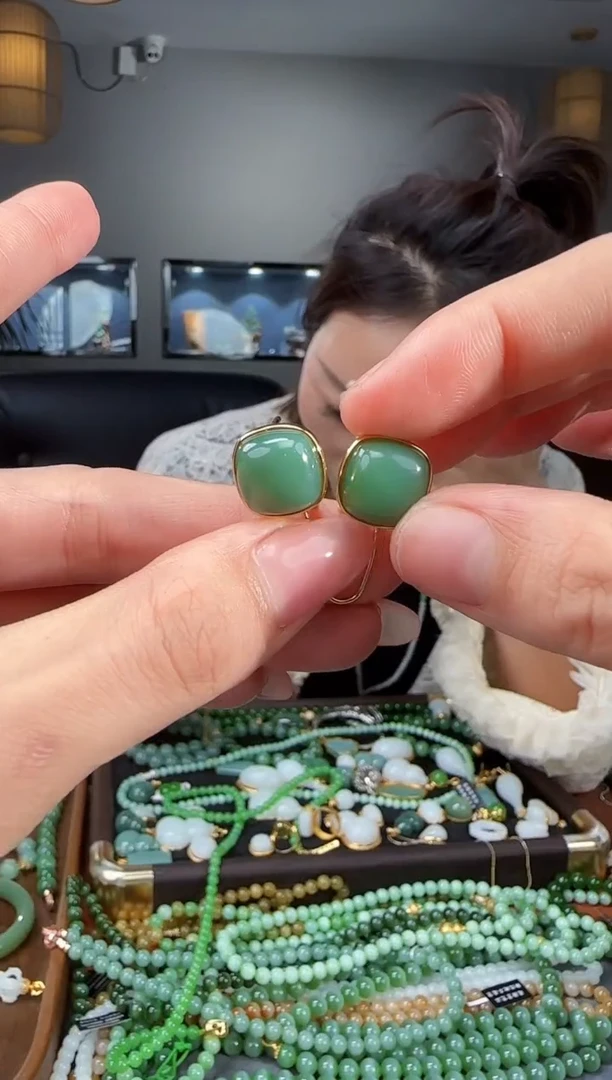 银S925镶嵌和田玉耳饰1