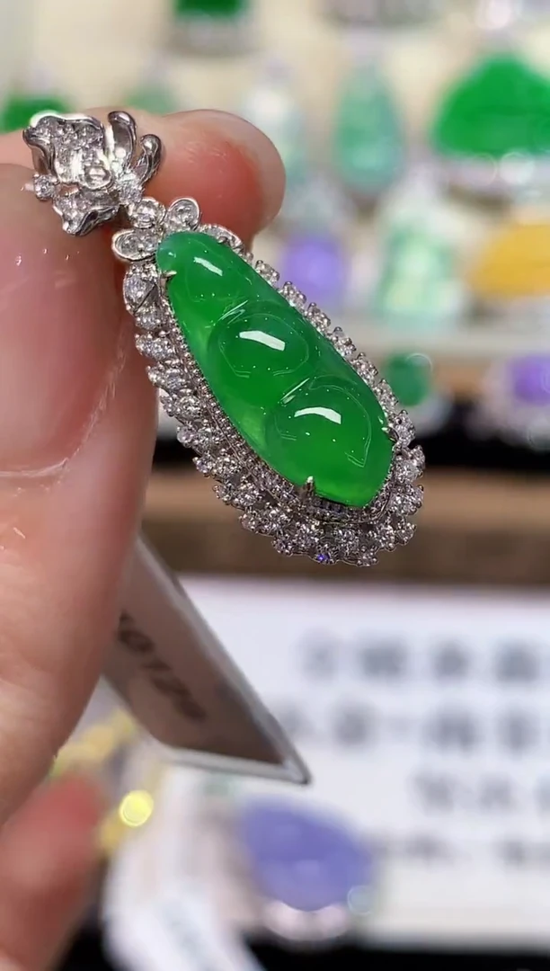 吊坠(不含链)18K金镶嵌翡翠小*粒ZJ多样性发其一