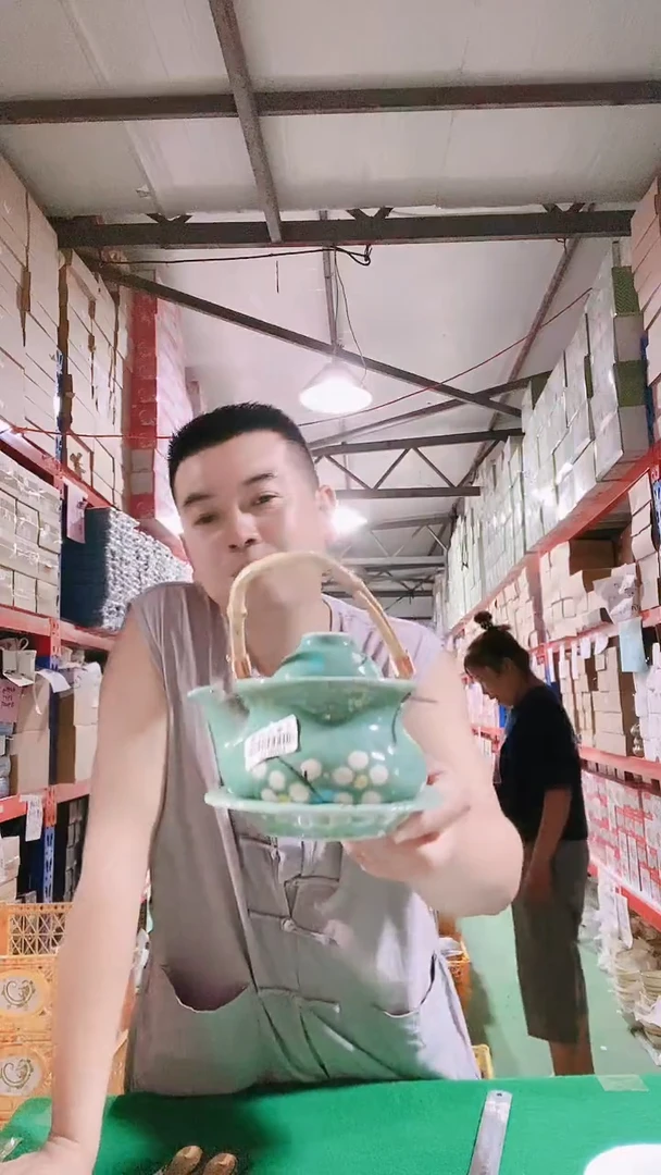 瓷片碗碟好物一件不留@@1