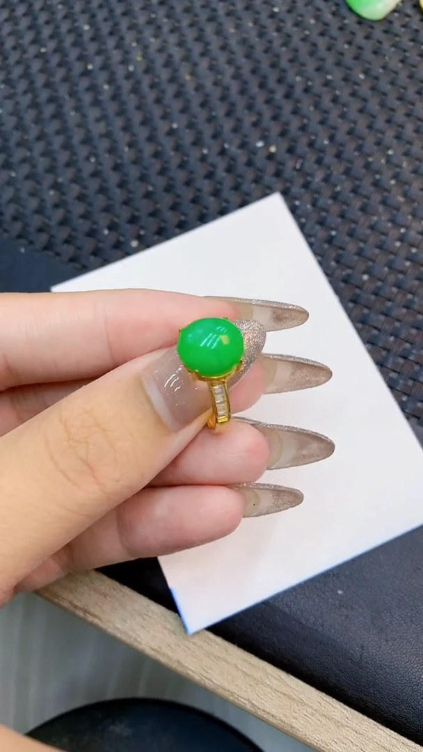 颈饰未镶嵌翡翠1