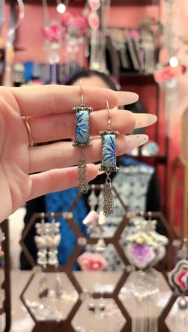 织绣云织谣民族风精美饰品  274*