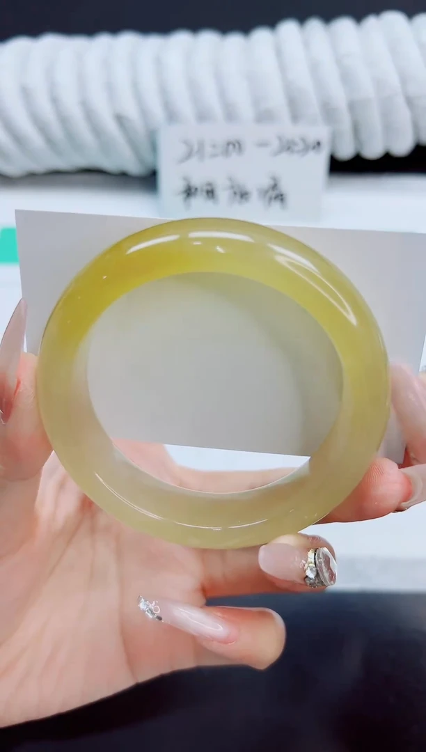 未镶嵌手镯石英质玉129/56  HL