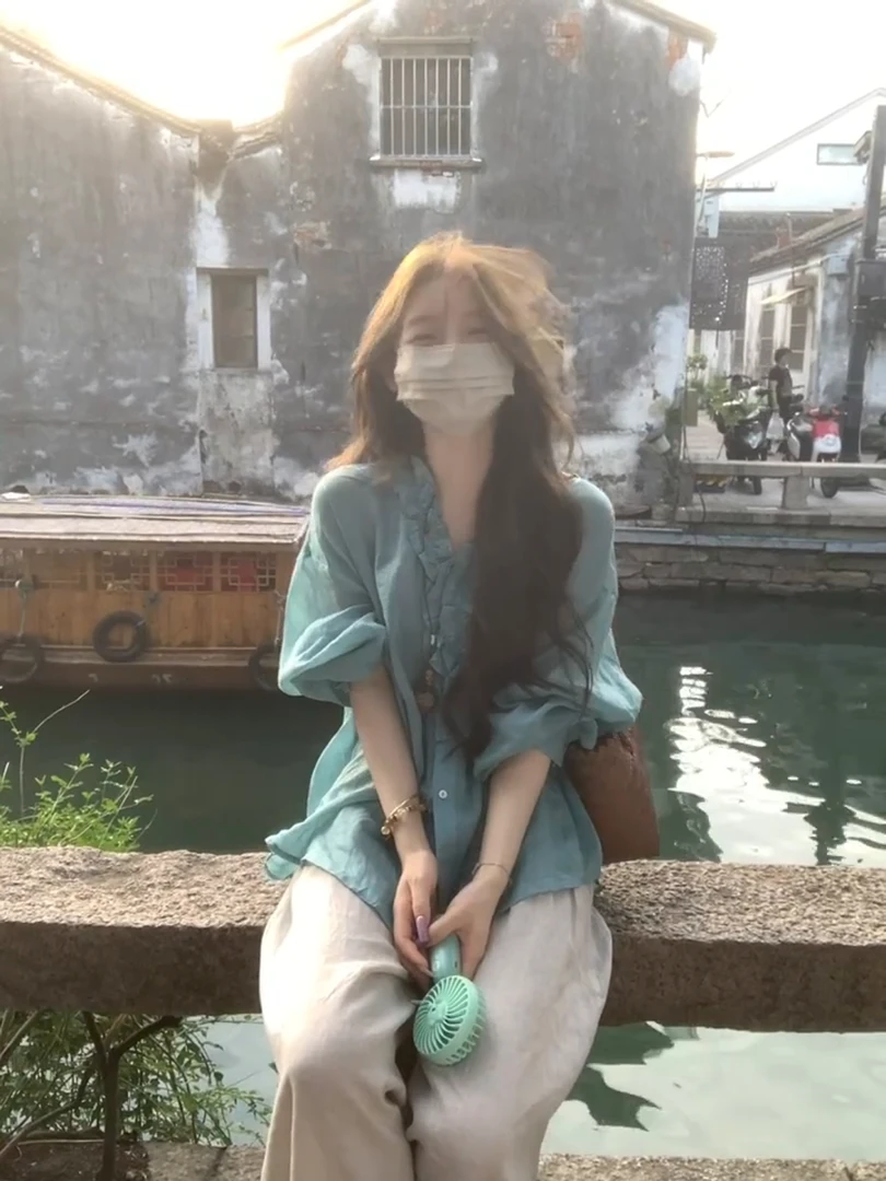 超好看独特漂亮法式独特漂亮减龄上衣气质高级感蓝色长袖衬衫女夏