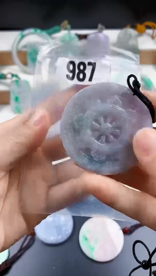 颈饰未镶嵌翡翠天然翡翠吊坠挂件