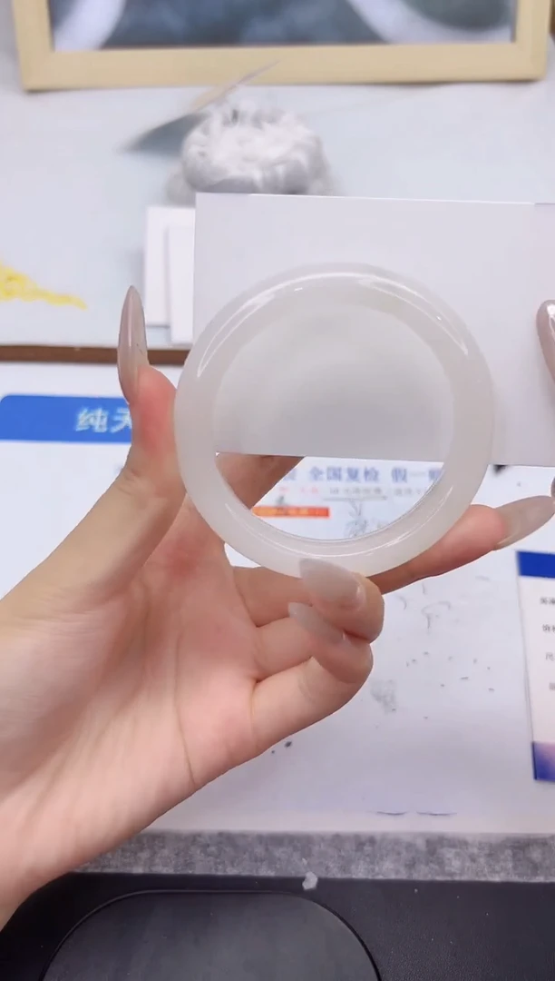 未镶嵌手镯石英质玉L77-55