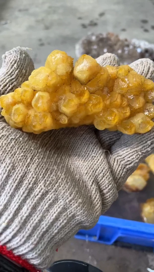 【闪购商品】黄晶原石未镶嵌天然黄水晶原石摆件