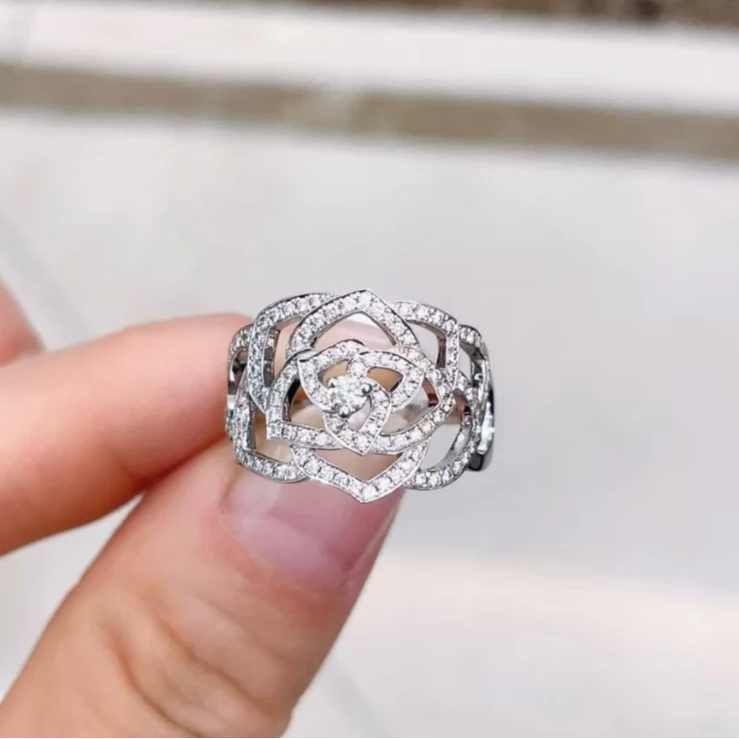 99新 Piaget/伯爵 小花6珊 镂空玫瑰花 满钻戒指 51