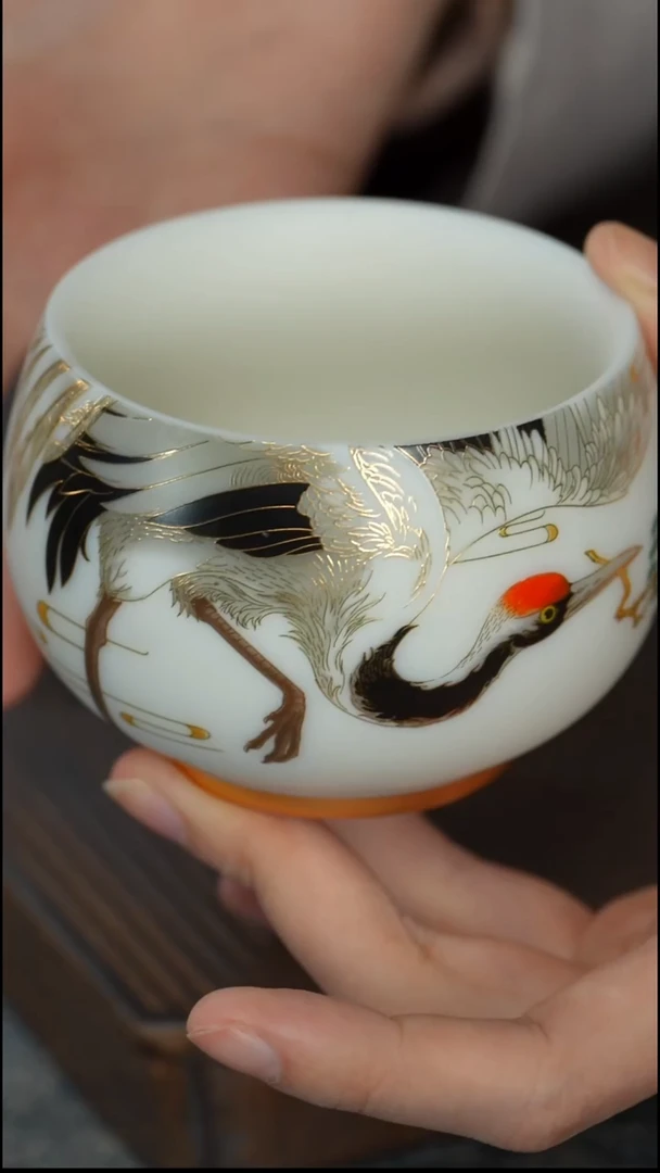 【羊脂玉瓷松鹤延年禅定杯】