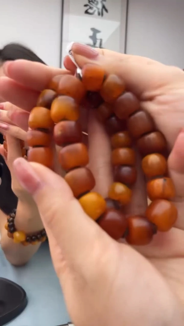 未镶嵌蜜蜡珠宝奇石假一罚十，021.13微瑕多样性发一件