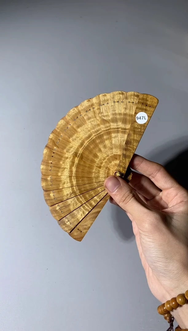 【闪购商品】金丝楠木雕947号10cm金丝楠木小叶桢楠掌中扇