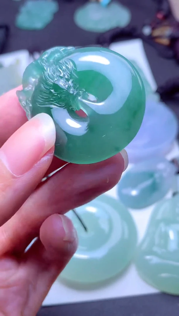 颈饰未镶嵌翡翠天然A货翡翠