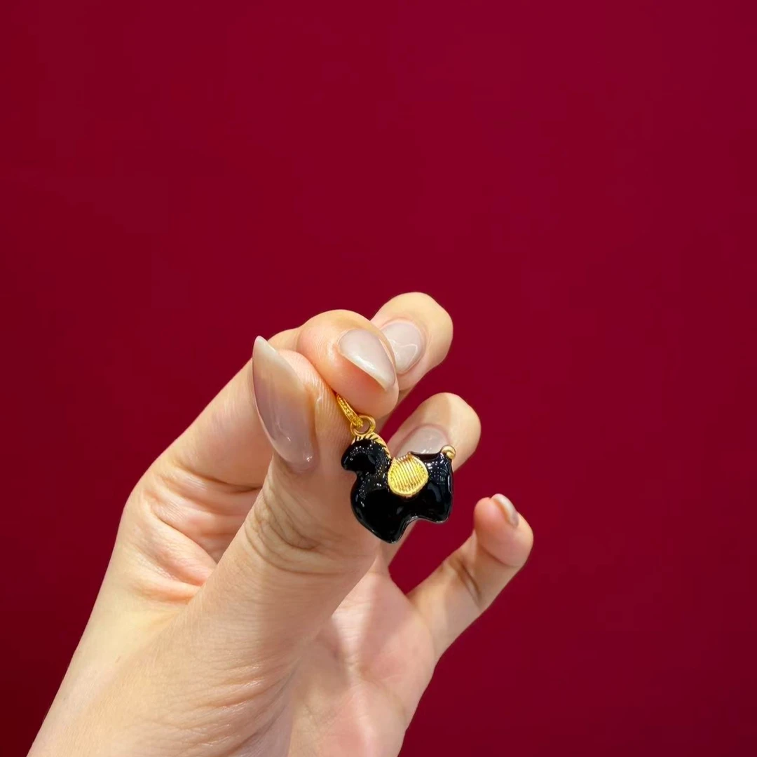 东方简珠宝S4019 黑色敦敦马单吊坠