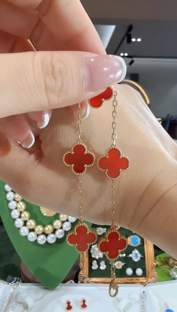 18K金镶嵌手链玛瑙/玉髓手链