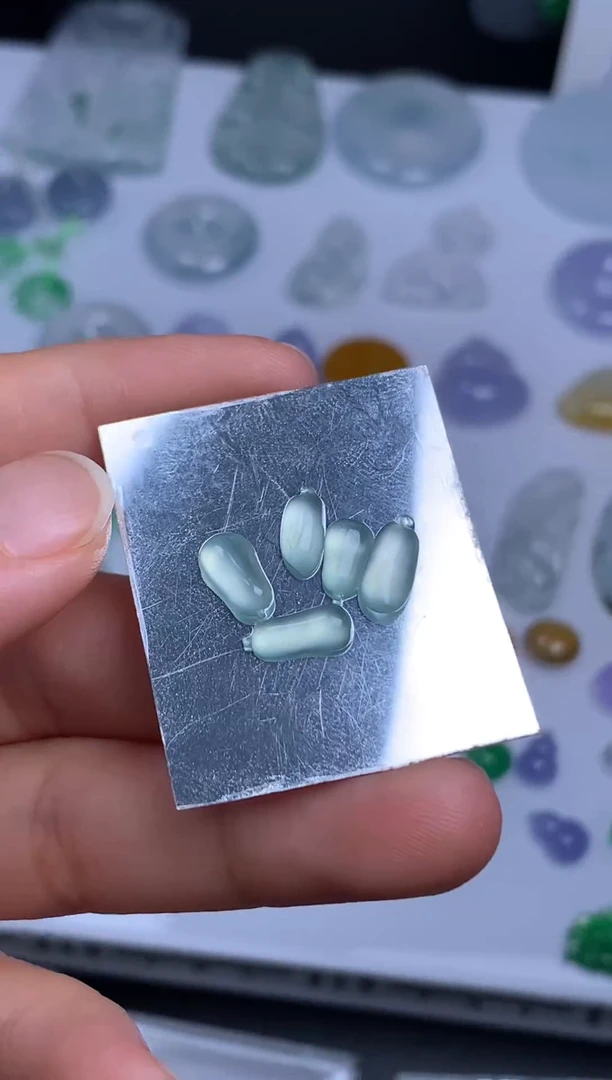 未镶嵌定制翡翠福瓜一套