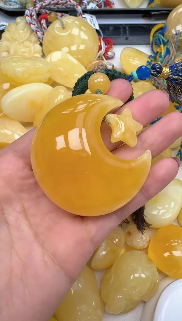 裸石琥珀未镶嵌如图