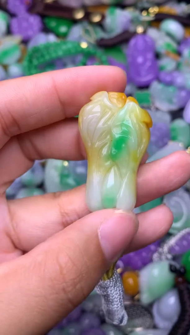 颈饰未镶嵌翡翠缅甸翡翠吊坠