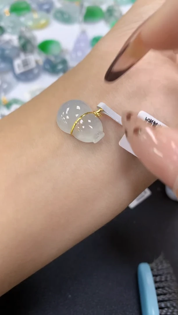 颈饰18K金镶嵌翡翠a货假一赔三支持复检百元上9元证书费自理