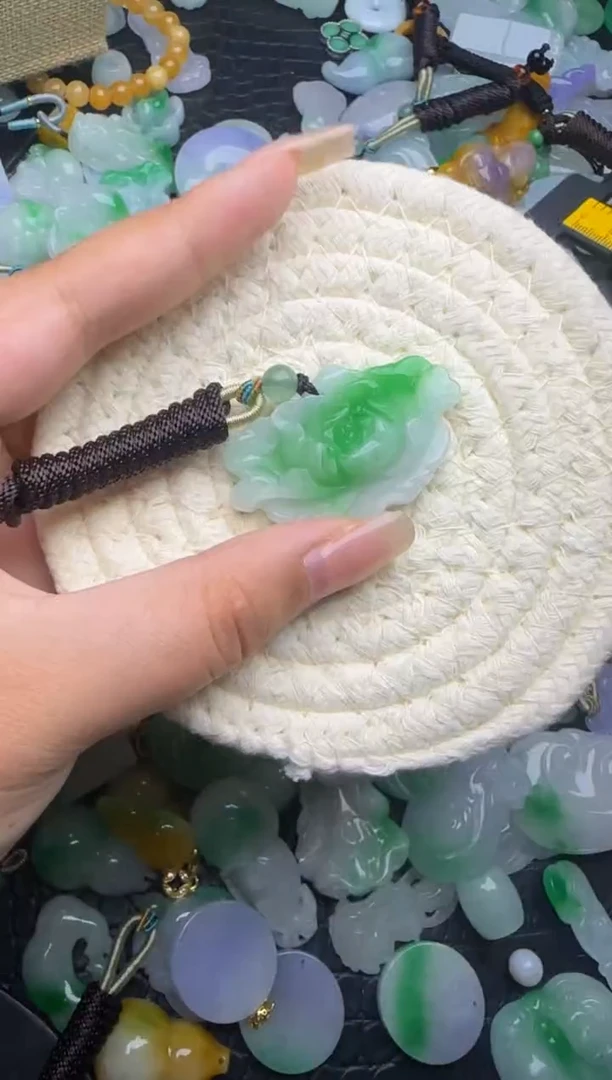 翡翠未镶嵌颈饰天然缅甸翡翠吊坠