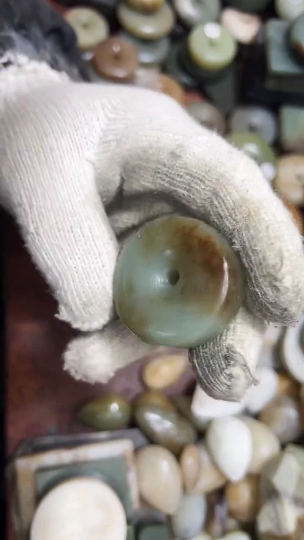 未镶嵌和田玉珠宝半成品1