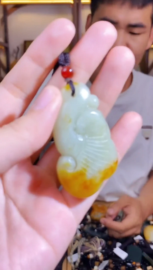 和田玉未镶嵌颈饰1
