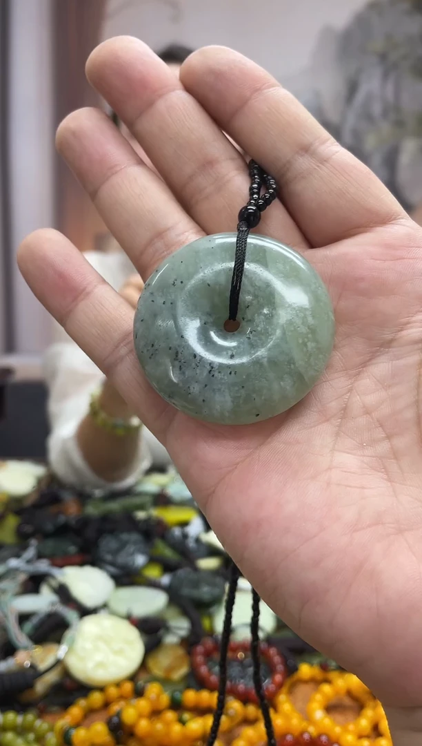 未镶嵌岫玉吊坠·