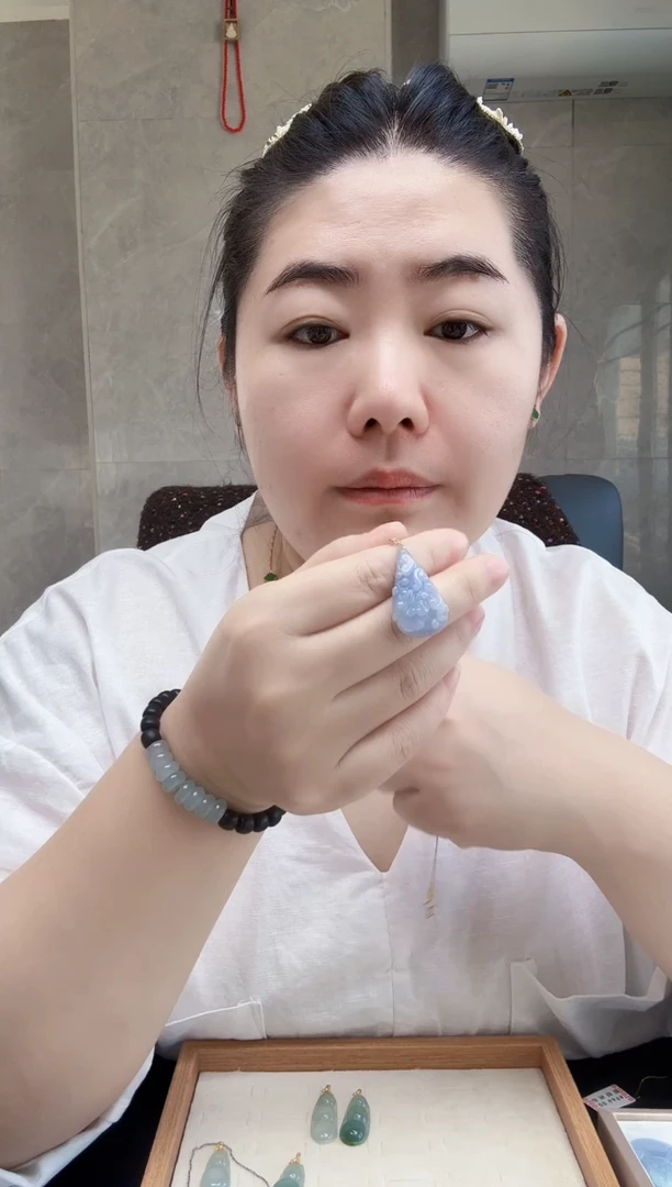 颈饰18K金镶嵌翡翠翡翠白菜（不含链）