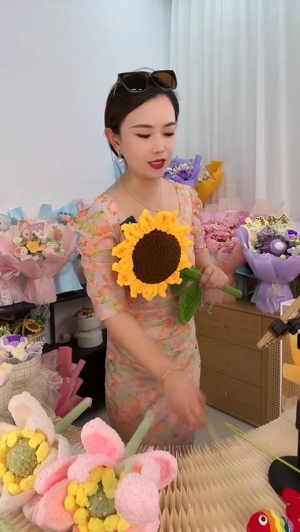 唯美手工成品花束非遗毛线花送朋友老师心意礼物