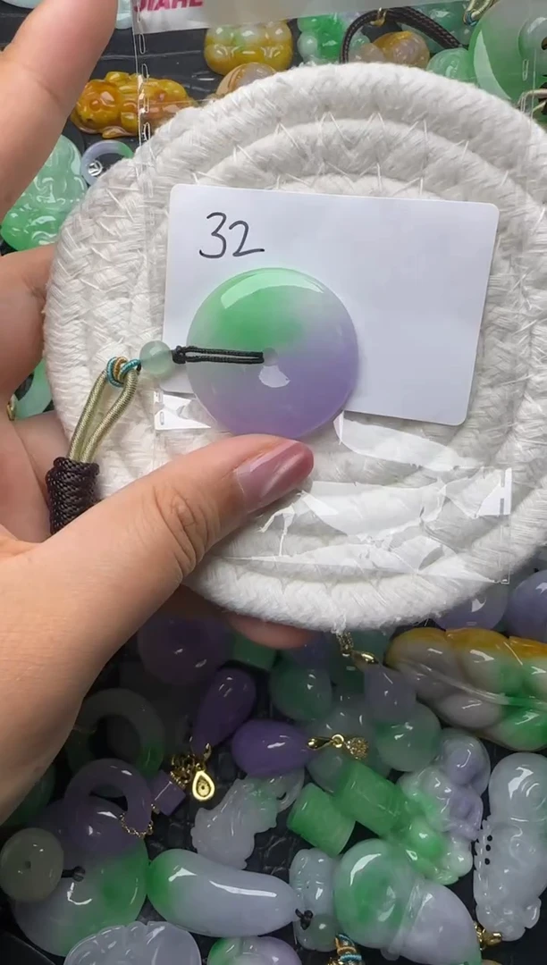 颈饰未镶嵌翡翠缅甸翡翠吊坠