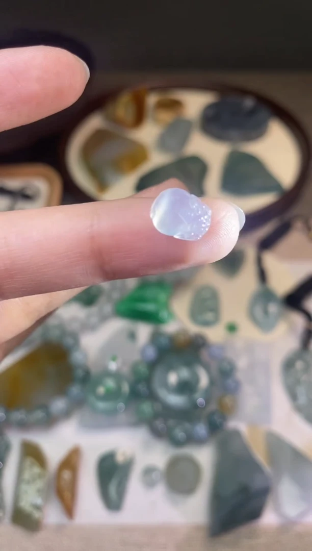 定制翡翠未镶嵌正冰金蟾卡9.7